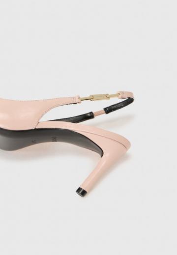 Туфли на высоком каблуке