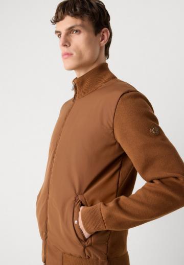 Вязаная кофта