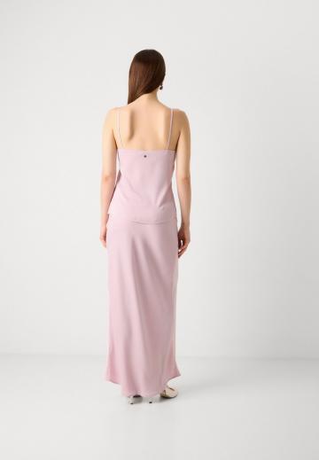 Топ на бретельках