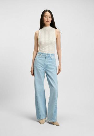 Блузка без рукавов