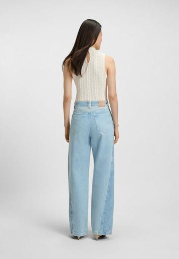 Блузка без рукавов