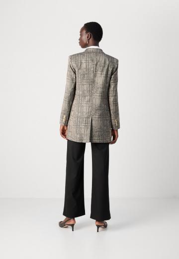 Длинный блейзер