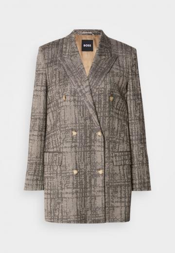 Длинный блейзер