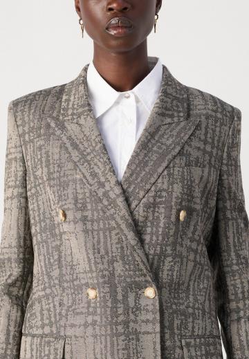 Длинный блейзер