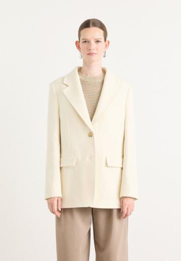 Длинный блейзер