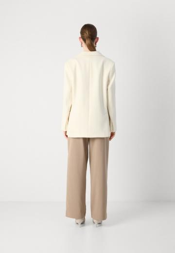 Длинный блейзер