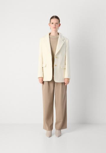 Длинный блейзер