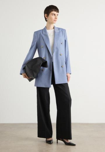 Короткое пальто