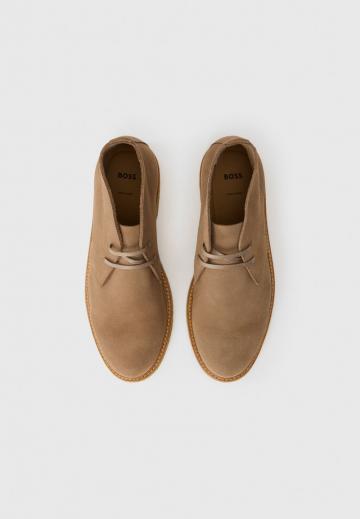 Ботинки на шнуровке