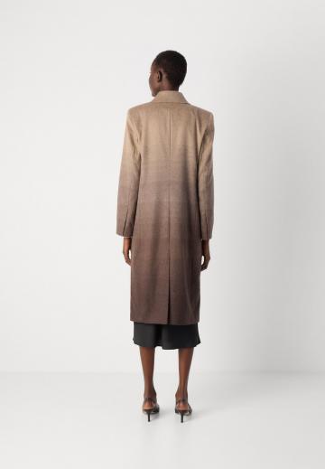 Шерстяное пальто