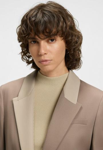 Короткое пальто