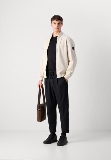 Куртка бомбер