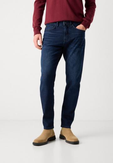 Узкие джинсы