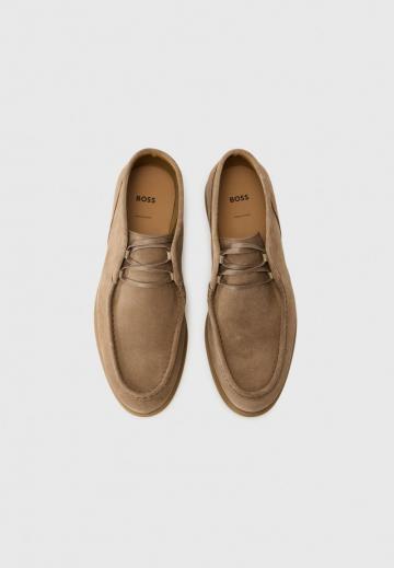 Ботинки на шнуровке