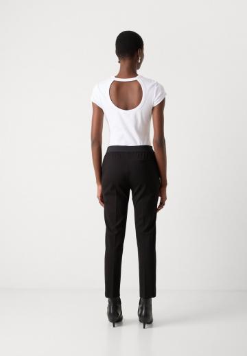 Узкие брюки