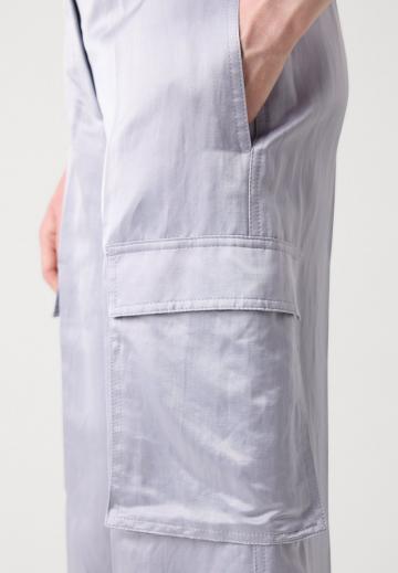 Брюки с накладными карманами