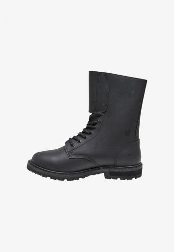 Ботинки на шнуровке