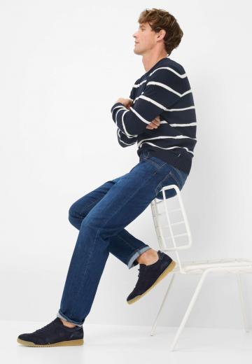 Узкие джинсы