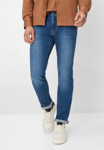 Узкие джинсы