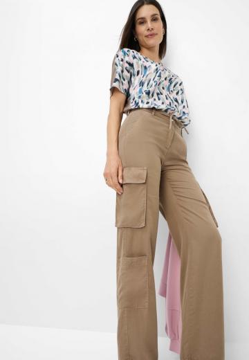 Брюки с накладными карманами