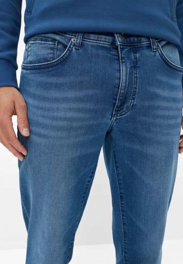 Узкие джинсы