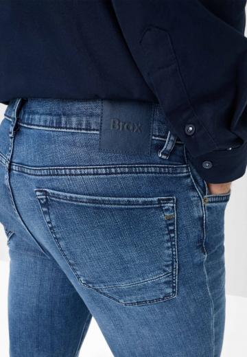 Узкие джинсы