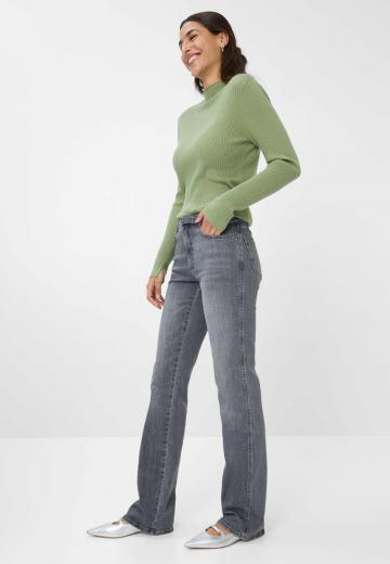 Клешеные брюки