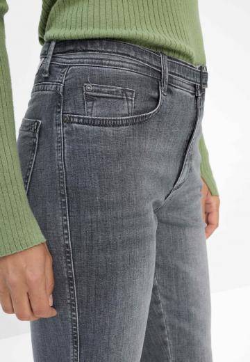 Клешеные брюки