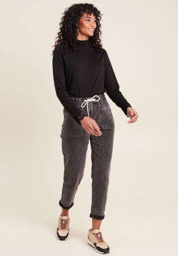 Короткие джинсы