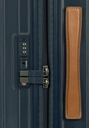 Чемодан на колесах