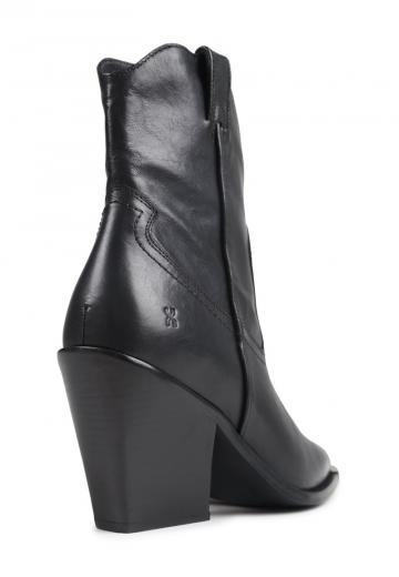 Полусапожки на высоком каблуке