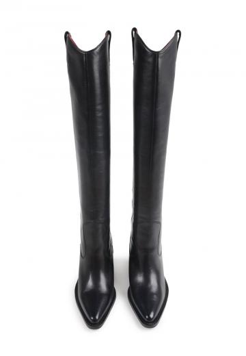 Высокие сапоги