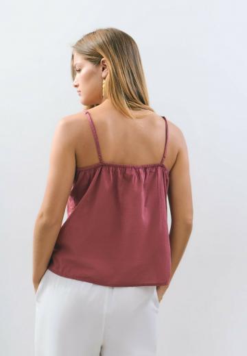 Топ на бретельках