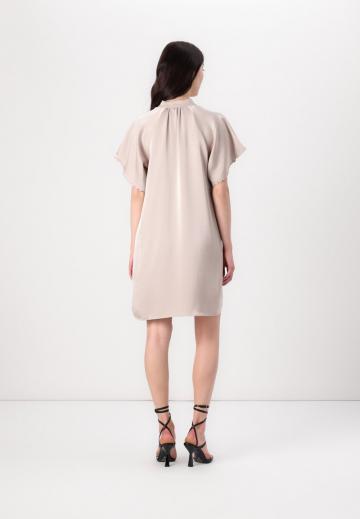 Короткое платье