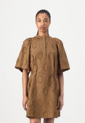 Короткое платье