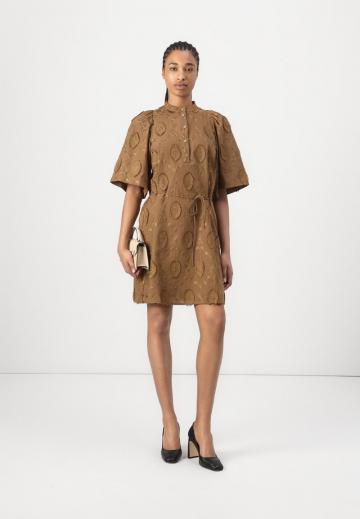 Короткое платье