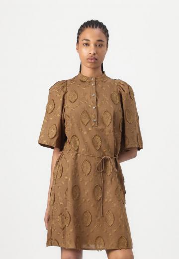 Короткое платье