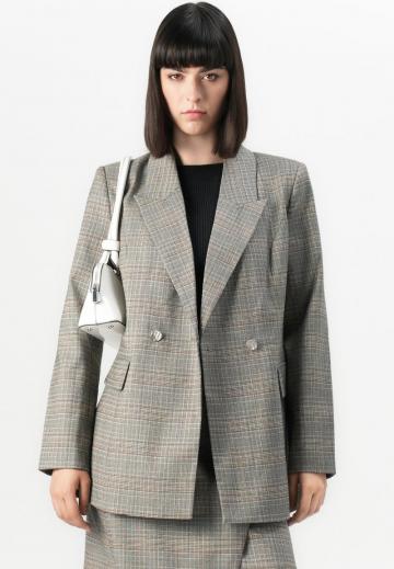 Блейзер с накладными карманами