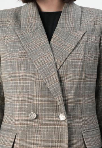 Блейзер с накладными карманами