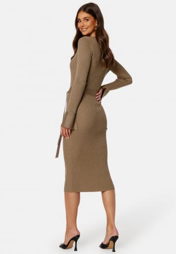 Вязаное платье