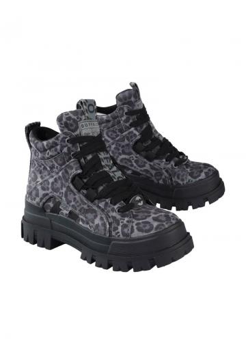 Ботинки на шнуровке