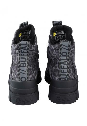 Ботинки на шнуровке