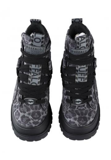 Ботинки на шнуровке