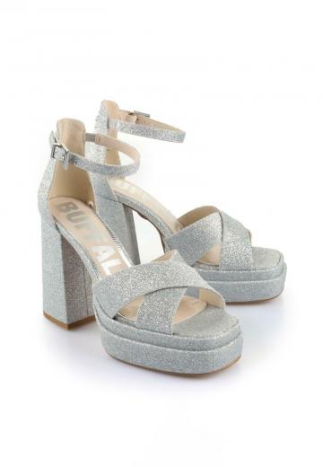 Босоножки на платформе