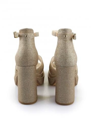 Босоножки на платформе