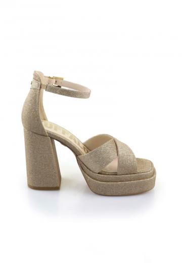 Босоножки на платформе