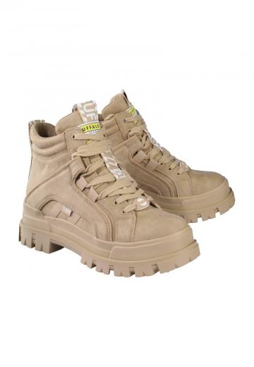 Ботинки на шнуровке