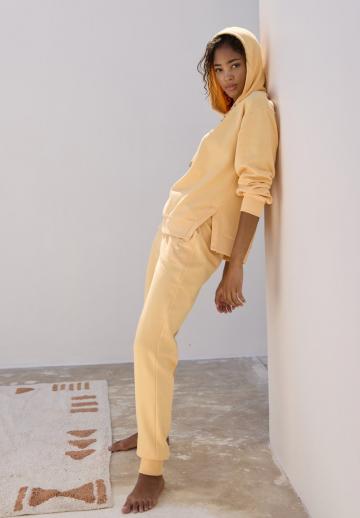 Пуловер с капюшоном