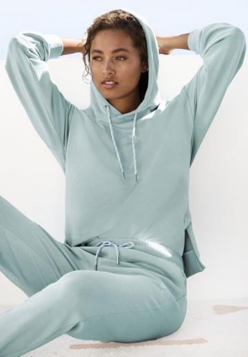 Пуловер с капюшоном