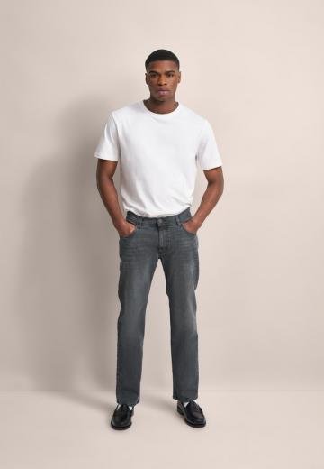 Узкие джинсы